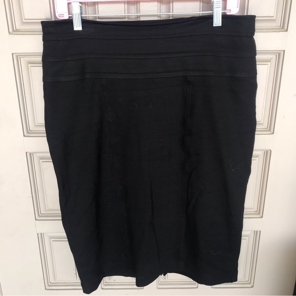 Cabi Sz12 straight black skirt, spandex blend zip back zip flap